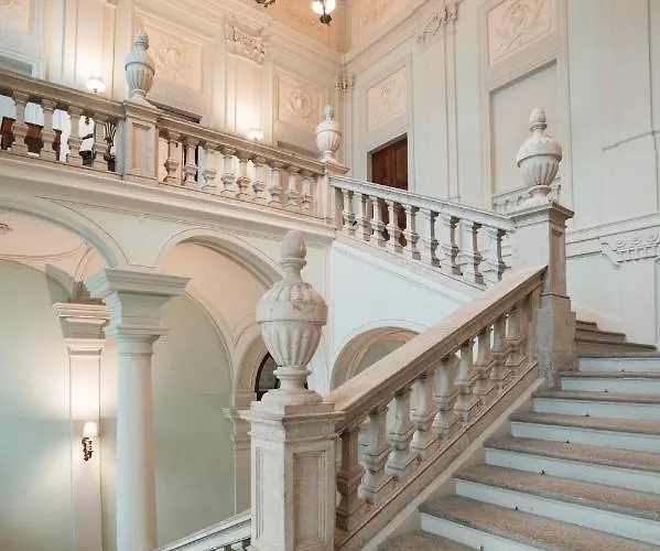 Royal Palace Hotel